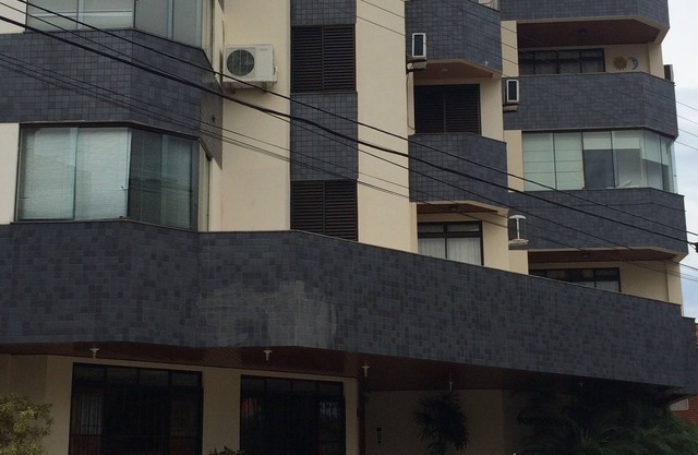1 BEDROOM APARTMENT, ONE BLOCK FROM THE SEA