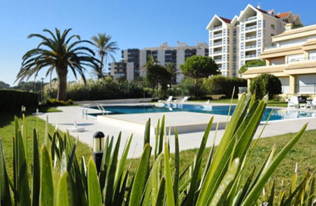1 Bedroom Apartment In Private Condo With Adult/Child Pools Cascais Sleeps 2