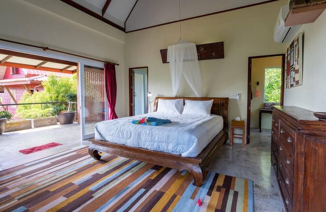 1 bedroom apartment, with balcony and sea view