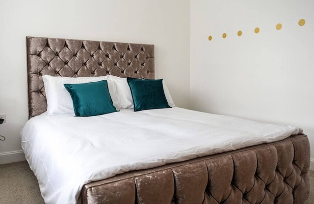 1 Bedroom Apt Leamington Spa Hosted By Golden Key