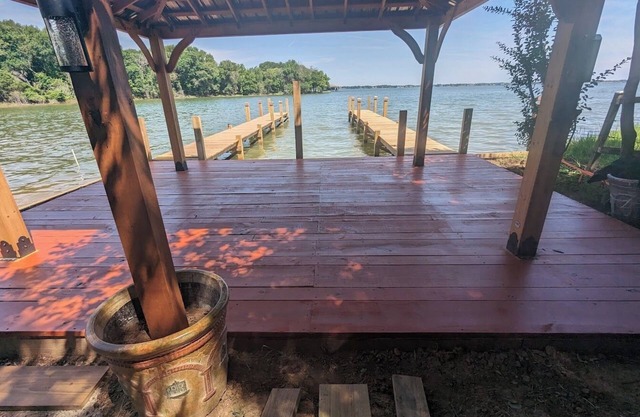 1-bedroom/bath Cozy rustic cottage, off the RCR with AC in lovely Wrinkler, Tx.
