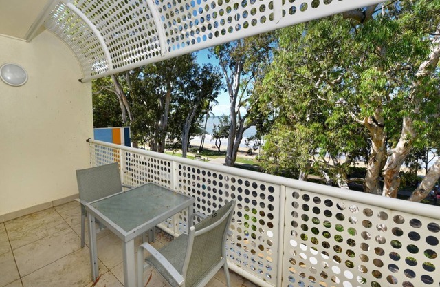 1 Bedroom Beachfront Apartment perfectly situated in the heart of Palm Cove