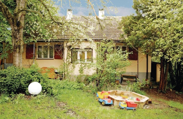 1 bedroom beautiful home in Arzberg