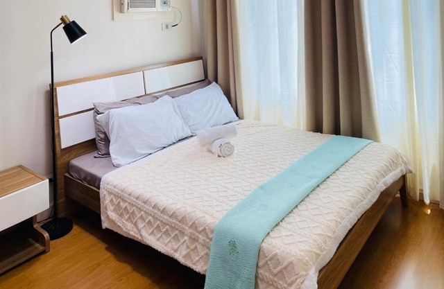 1 Bedroom Condo near US Embassy and St Lukes Medical Clinic