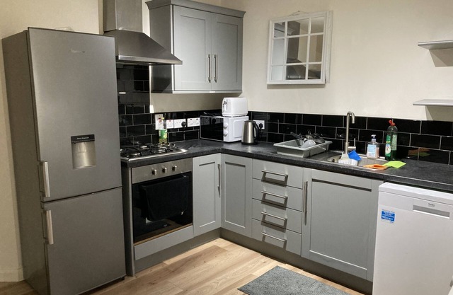 1 Bedroom Flat nr Central Belfast