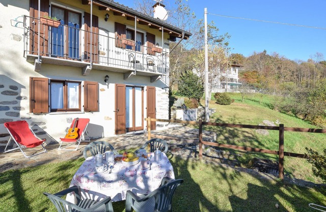 1 bedroom gorgeous home in Miazzina