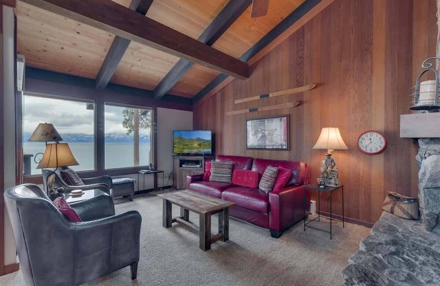 1 Bedroom Lakefront at Chinquapin | Unit 156