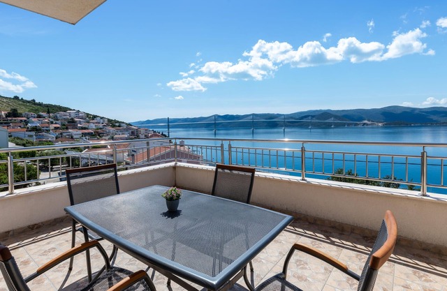 1 bedroom lovely apartment in Komarna