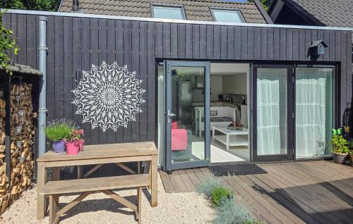 1 Bedroom Lovely Home In Heiloo