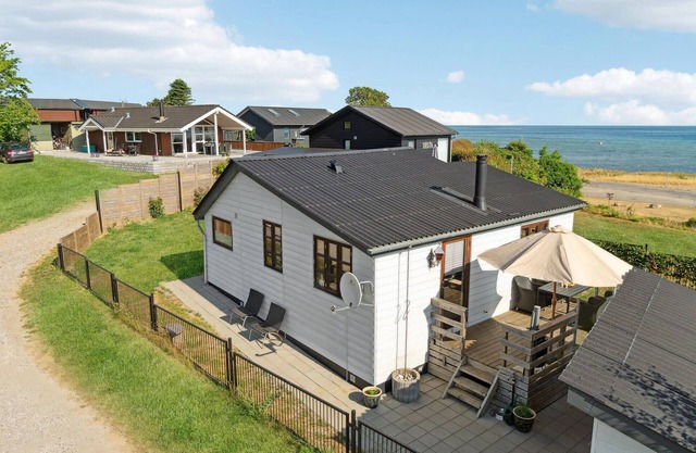 1 bedroom stunning home in Allingåbro