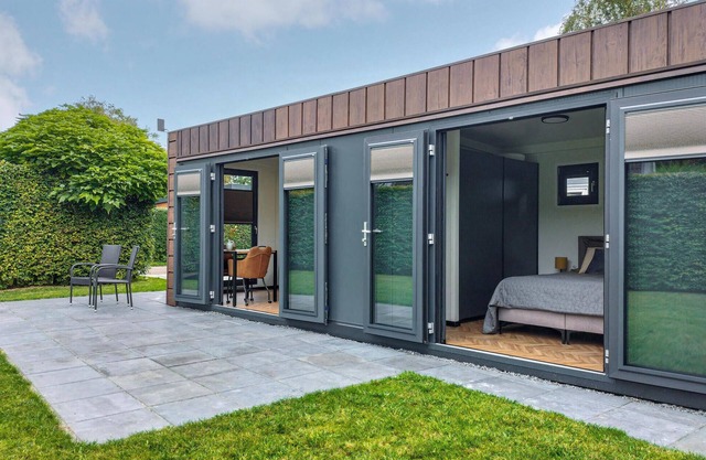 1 bedroom stunning home in Heinkenszand