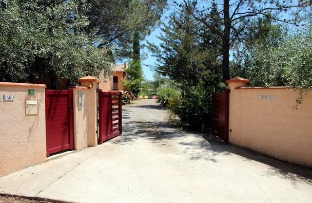 1 bedroom villas fully air conditioned with shared, heated and covered swimming pool