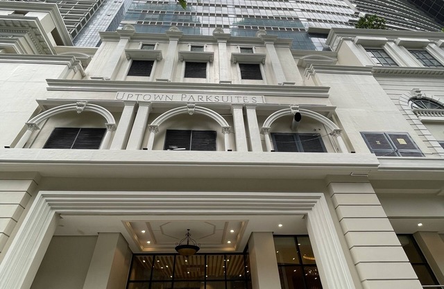 1 BR condo in Uptown Bonifacio