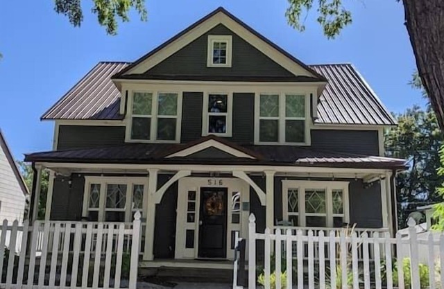 1 BR In Walking Distance To Downtown And The Beach