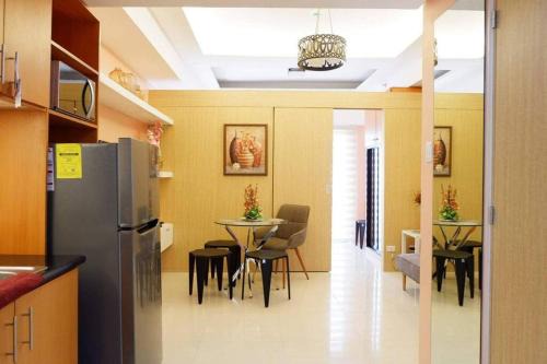 1 BR SMDC North Edsa Condo with Balcony & Netflix