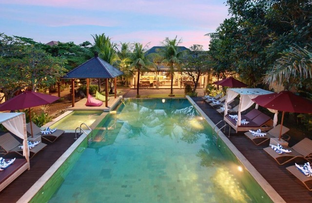 1 BR Suite Villa with a private pool, FREE return airport transfers