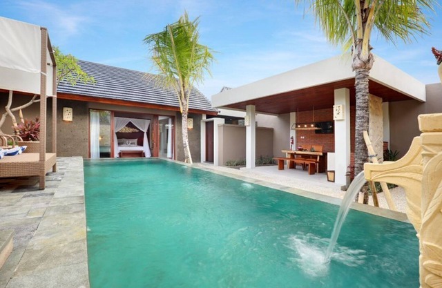 1 BR Suite Villa with a private pool, FREE return airport transfers