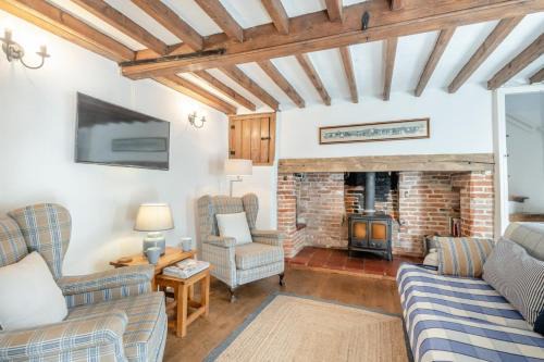 1 Cutty Sark Cottages