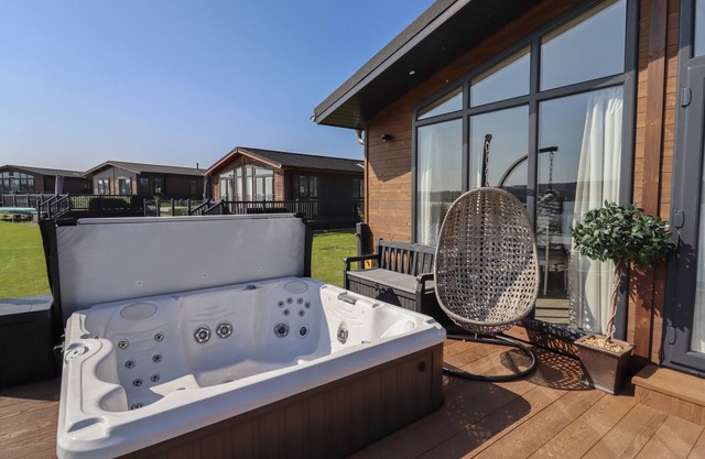 1 Delamere Point