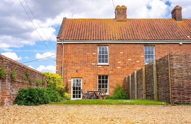 1 Dix Cottages, Thornham, Norfolk