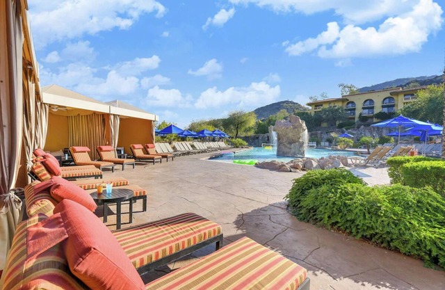 1 King 1BR Suite, Hilton Phoenix Tapatio Cliffs, 7 Pools, Full-Service Spa