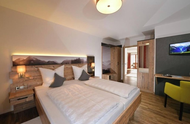 (1) Komfortable Ferienwohnung 46 m² mit großem Balkon und Panoramabergblick