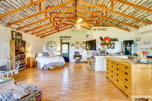 1 Mi to Downtown Eureka Springs Studio Retreat
