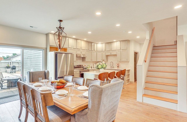 1 Mi to Downtown New Albany Home