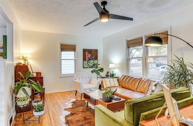 < 1 Mi to Dtwn Sioux Falls: Home w/Private Yard