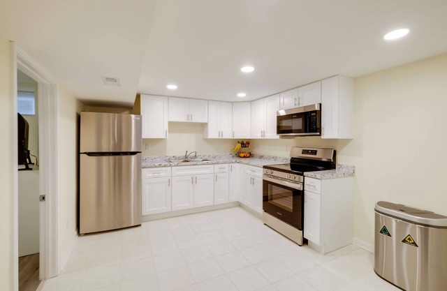 1 Mi to Metro: DC Area Apt w/Fenced Yard!
