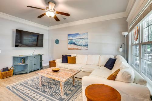 1 Mi to Riverfront Darien Family Home