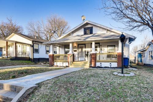 1 Mi to Tulsa Arts District Updated Home with Deck!