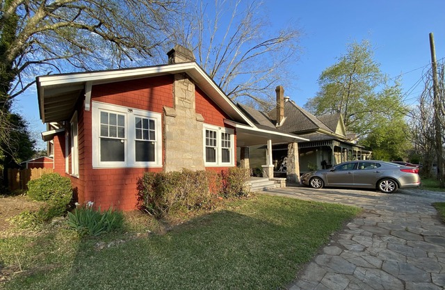 1 mile from downtown Americus and GSW!