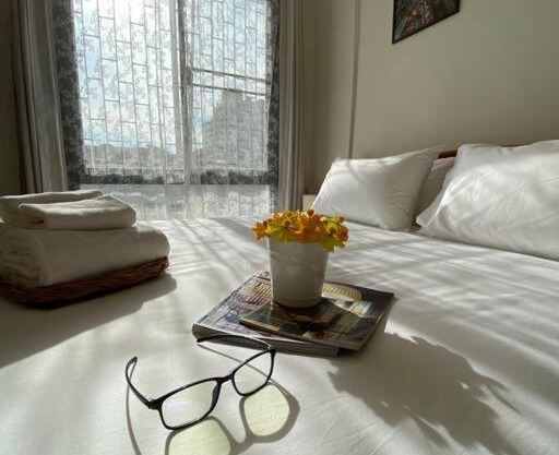 1 min walk to BTS, 3 Bed 3 Bath, Entire House