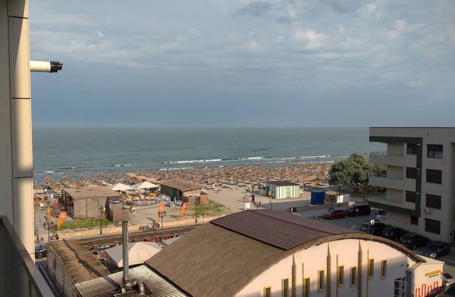 1 minut by step to the beach ! Sea & beach view. Free parking. Pet friendly.