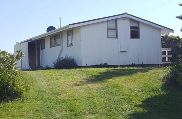 1 Minute to Beach - House and Cabins