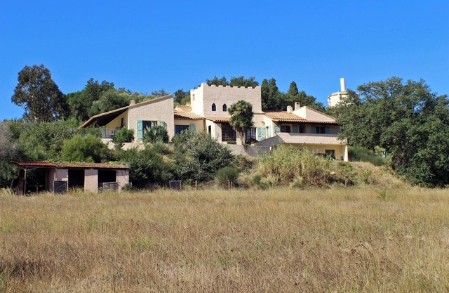 1 or 2 LODGINGS + ROOM in a Catalan Mas for 10-15 people