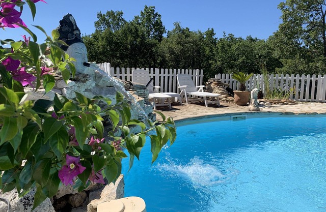 1 or 3 small rental residences in southern Ardèche for 2 to 15 people with swimming pool