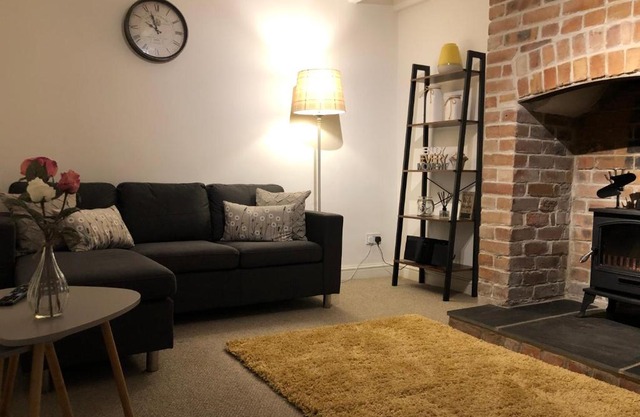1, PEN Y BANC COTTAGE