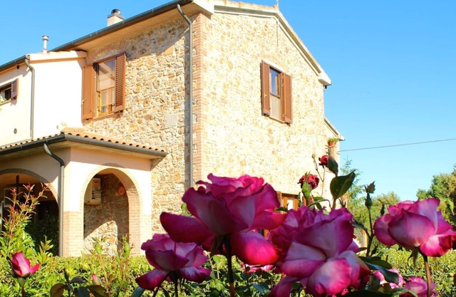 1 RIBOCCHI HOLIDAY HOME: TWO-ROOM APARTMENT WITH POOL, SEA, THERMAL BATHS AND MEDIEVAL VILLAGES