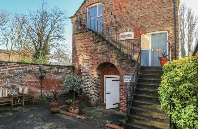 1 Rodgers Mews