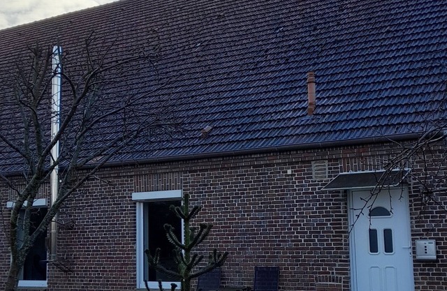 1 room apartment for two overlooking coastal canal