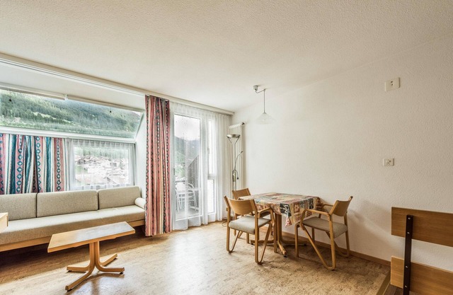 1 room apartment for 1-3 people with a beautiful view of Piz Mitgel