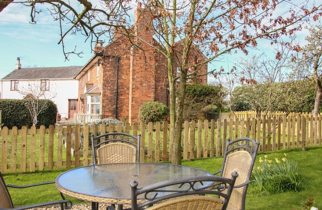 1 Royal Oak Cottages