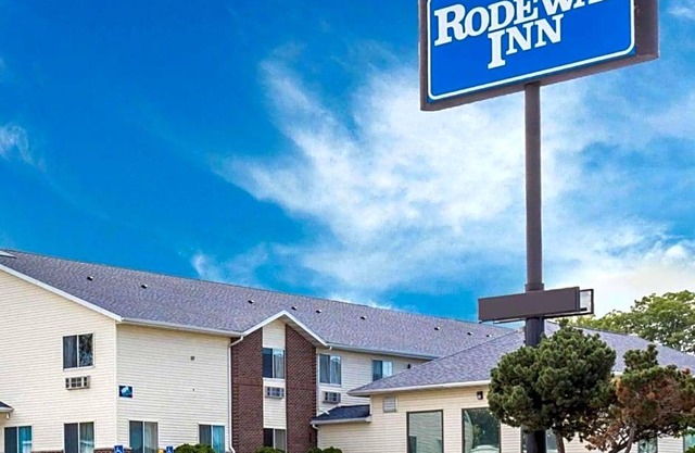 1-Star Hotel ∙ Rodeway Inn Cedar Rapids