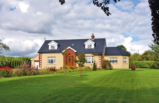 1 The Beeches - Four Bedroom House, Sleeps 6