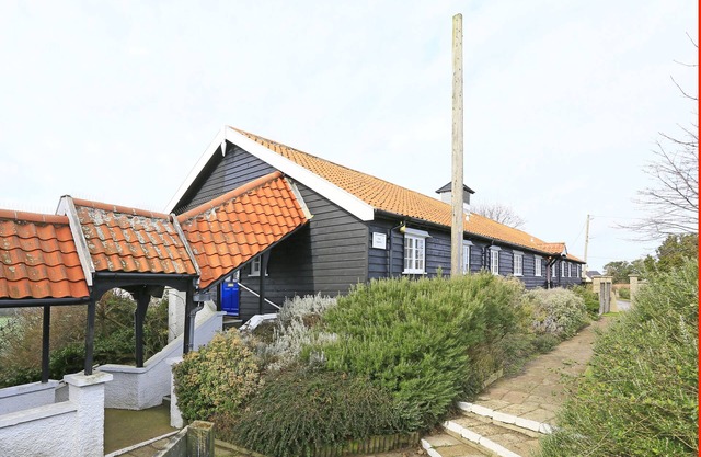 1 The Dormy - Three Bedroom House, Sleeps 6