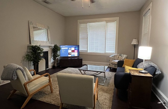 # 1 Top Ranked Graduation House Near Fort Benning w/BBQ Grill and King Beds