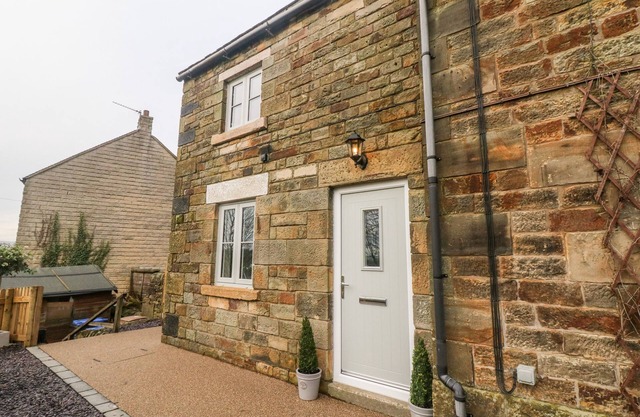 1 TOWN HEAD, pet friendly, luxury holiday cottage in Longnor