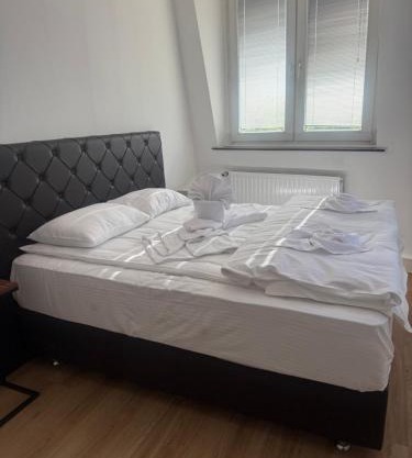 1 Zimmer 2 personen-Gemeinschaftsküche-Gemeinscharfts BAD WC